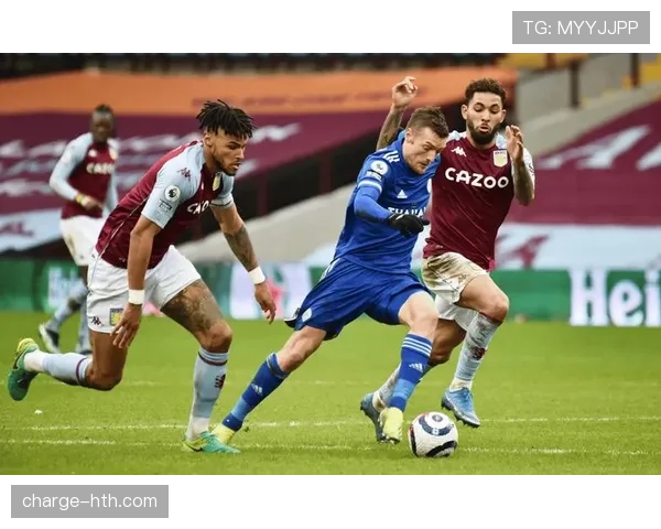 利兹联凭借出色控球能力主导比赛节奏