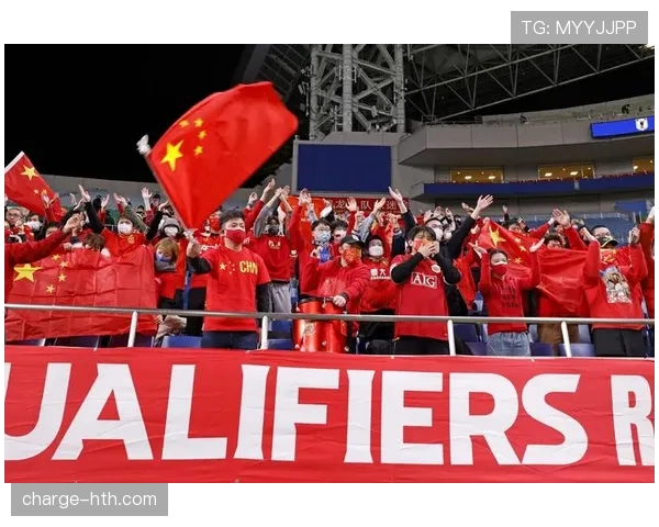 爱尔兰球迷激情献唱助威国家队，团结一心迎战大赛