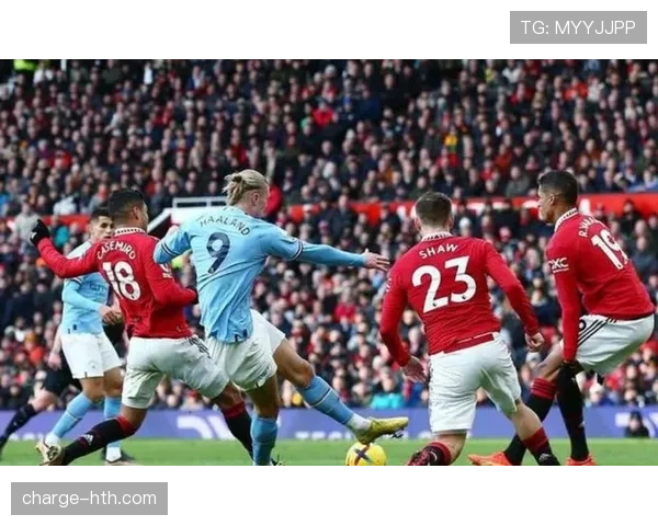 曼联连遭败绩,英超争冠前景蒙上阴影 曼联连遭败绩,英超争冠前景蒙上阴影