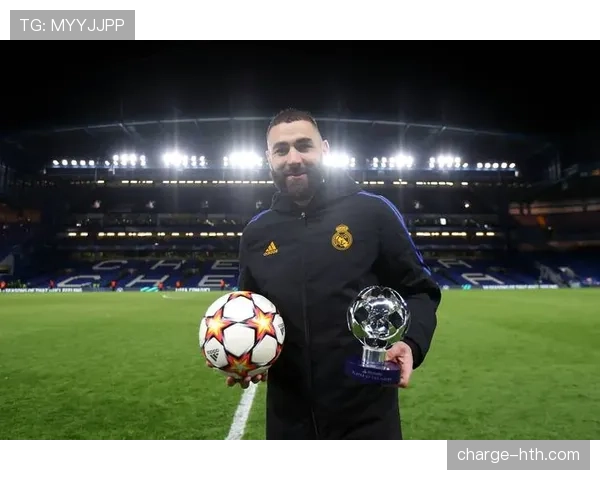 本泽马是顶级中锋吗?终结能力与领袖作用的分析 本泽马是顶级中锋吗?终结能力与领袖作用的分析